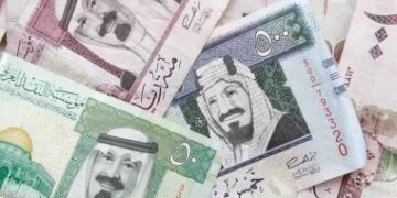 الريال السعودي يتراجع أمام الجنيه خلال منتصف تعاملات اليوم الأربعاء